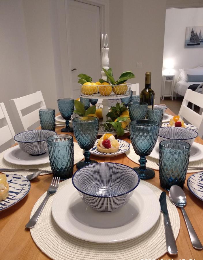 The Bluehouse - Spacious Top Floor Flat With Parking, By Mon Repos Beach Corfu  外观 照片