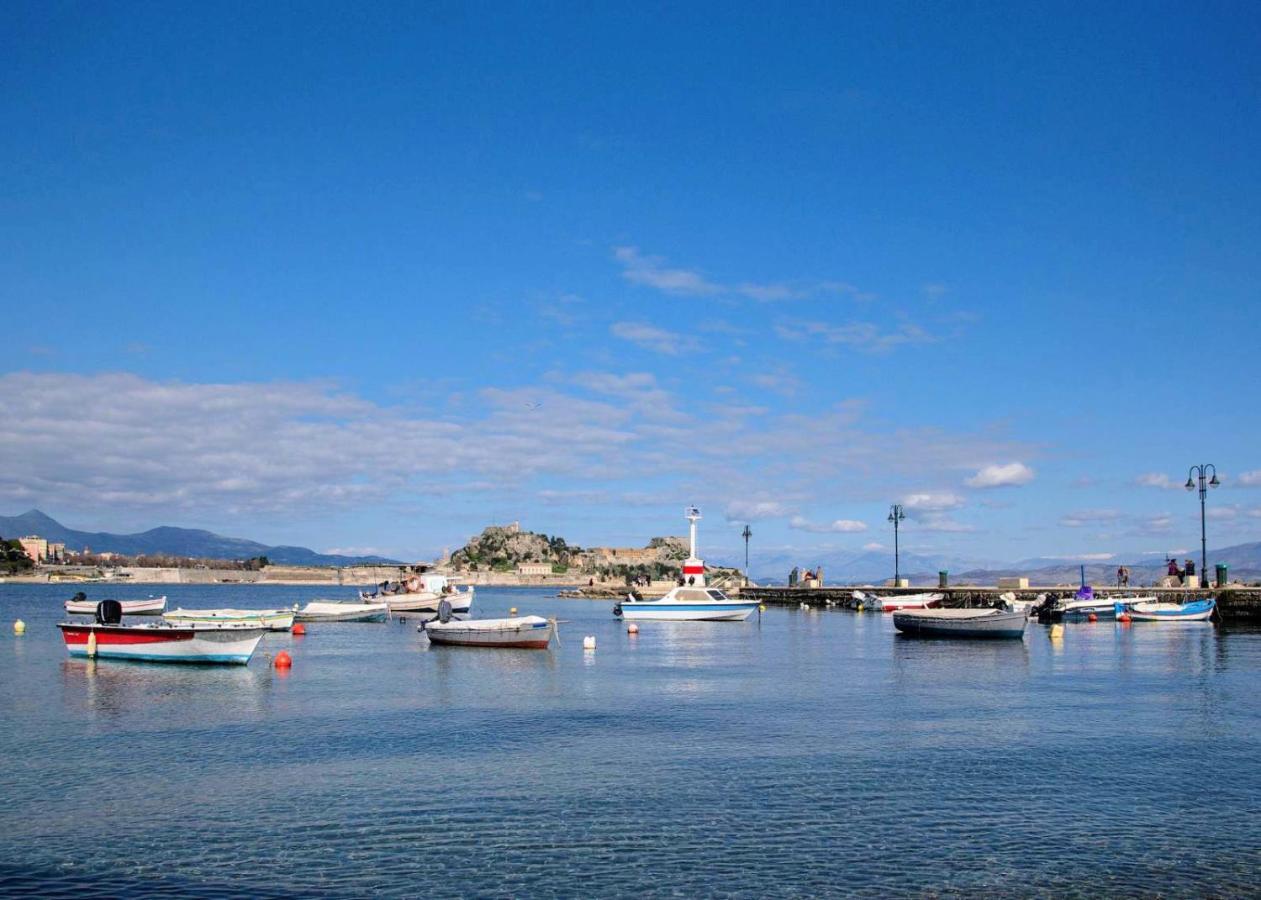 The Bluehouse - Spacious Top Floor Flat With Parking, By Mon Repos Beach Corfu  外观 照片